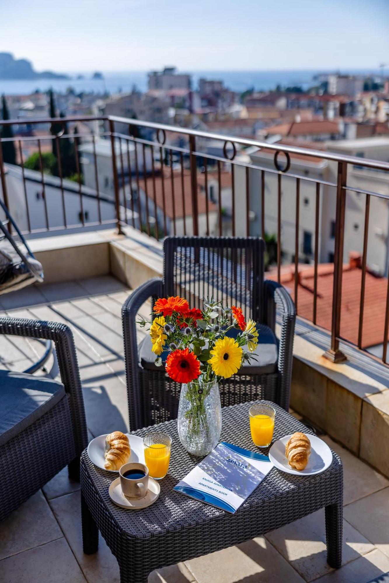 Arvala Apartments Budva Rum bild