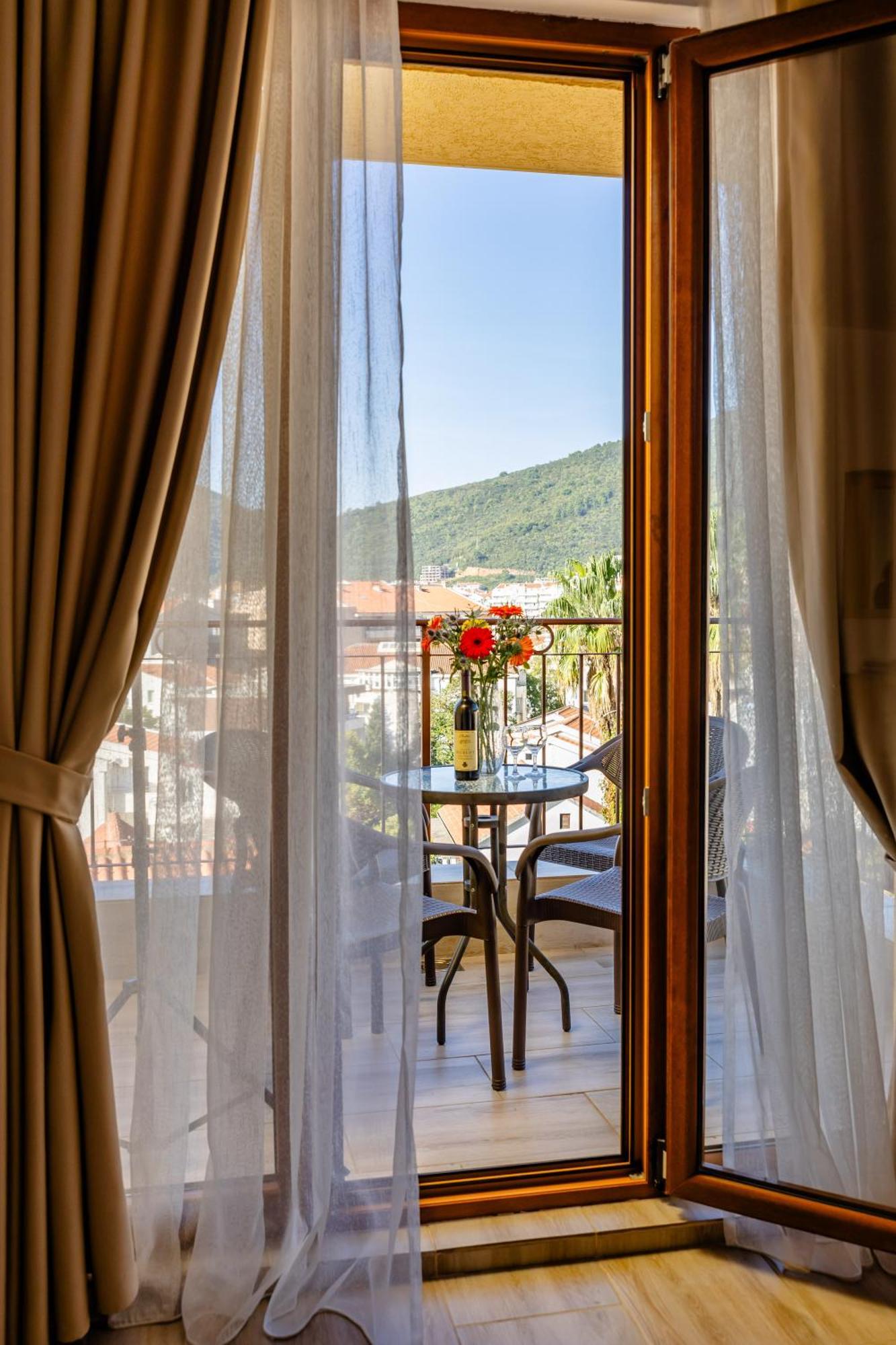 Arvala Apartments Budva Rum bild