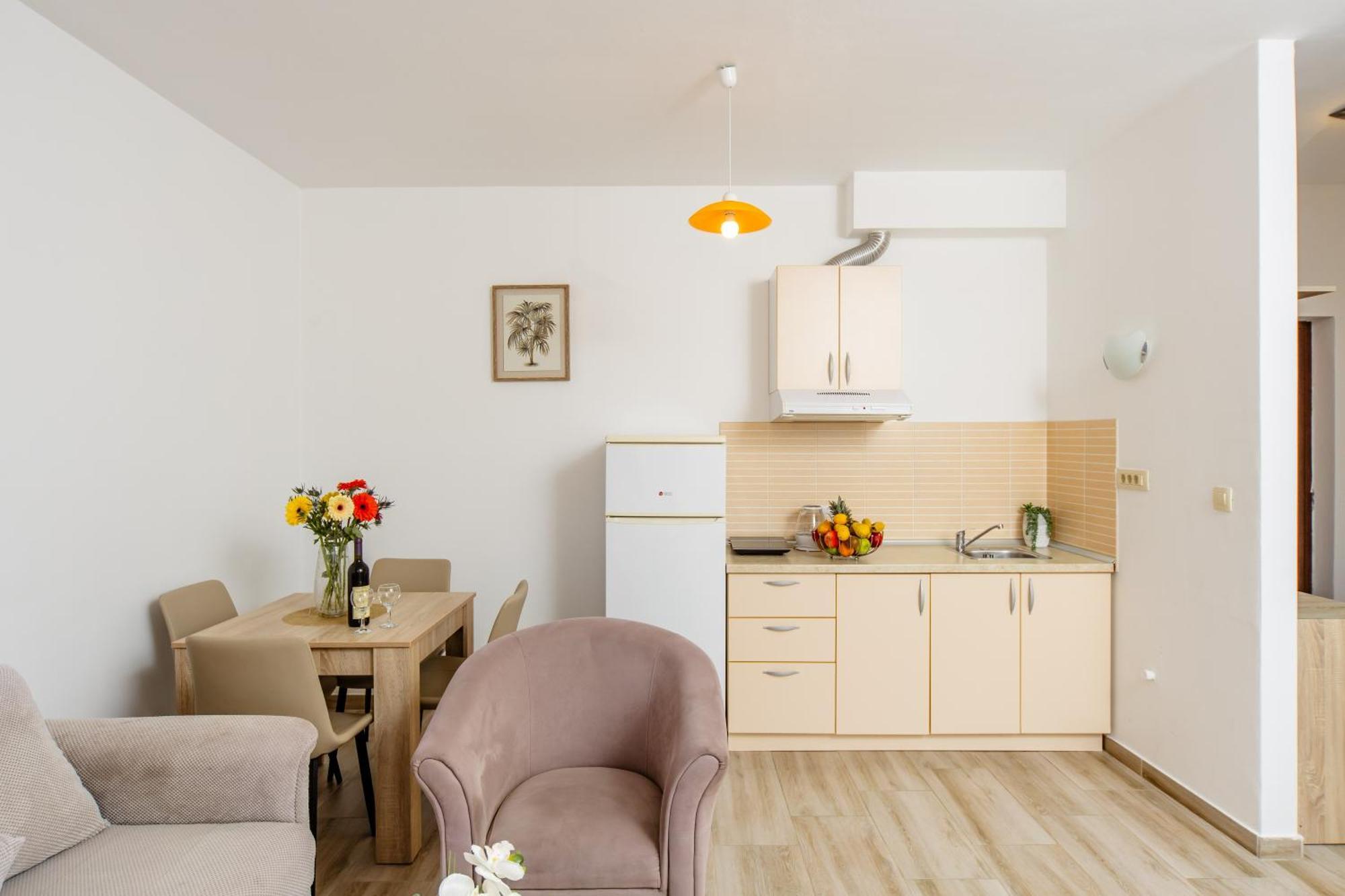 Arvala Apartments Budva Rum bild