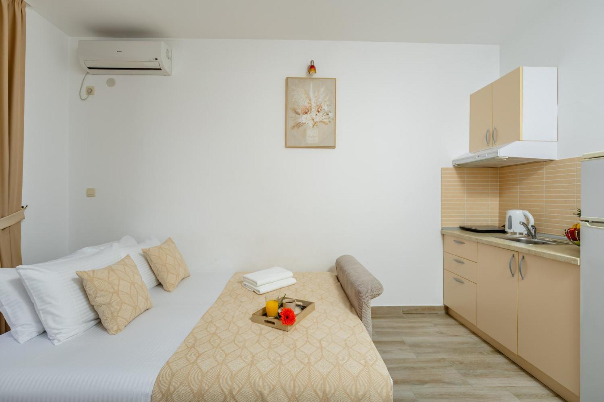 Arvala Apartments Budva Rum bild