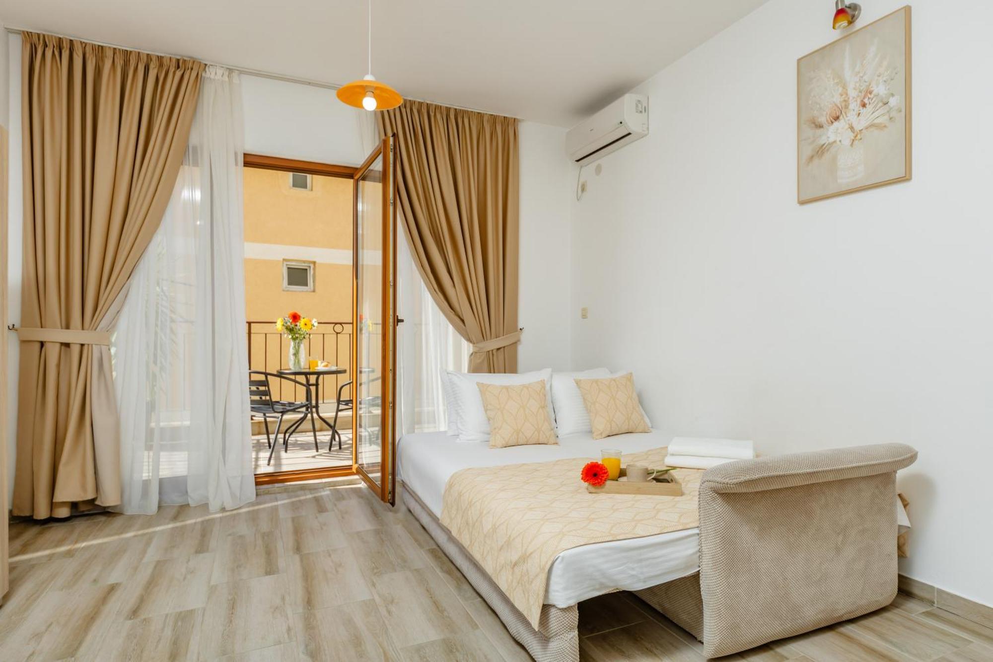 Arvala Apartments Budva Rum bild