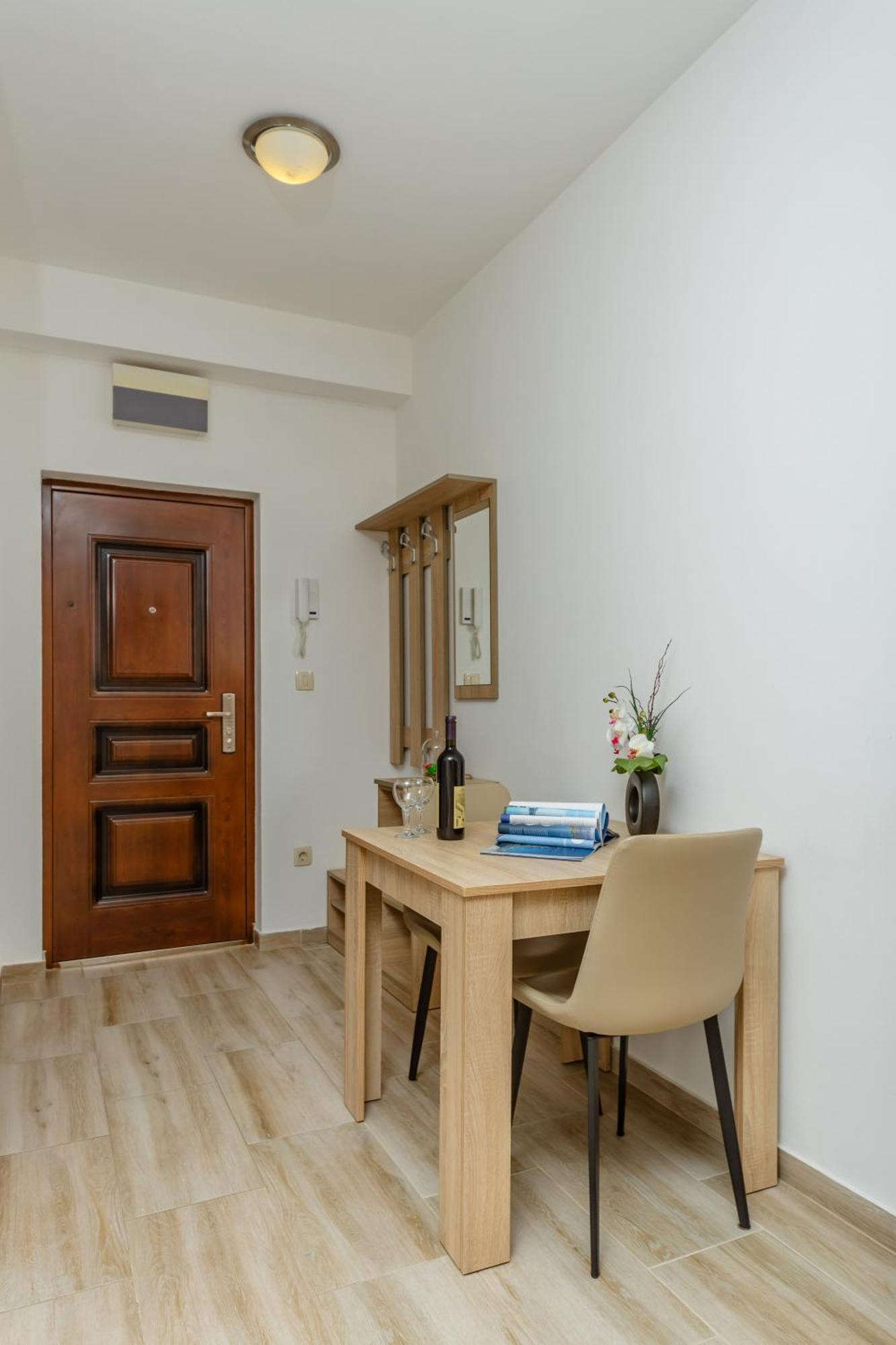 Arvala Apartments Budva Rum bild